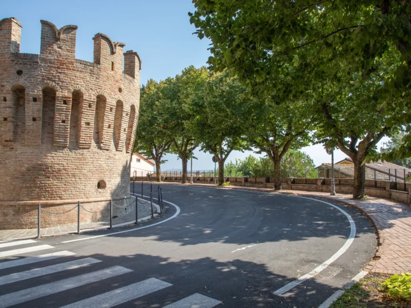 Porta Nova, Corinaldo tra i Borghi più Belli d'Italia, Marche — estate