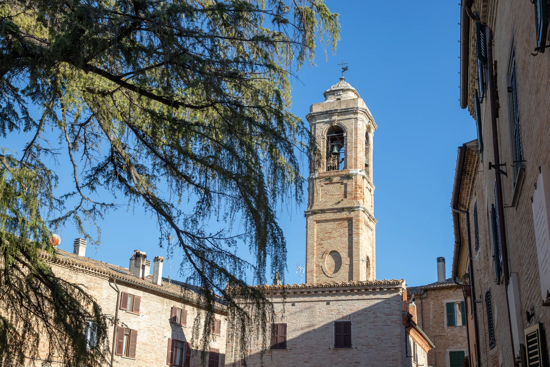 Campanile di San Pietro | Corinaldo Il Campanile di San Pietro, Corinaldo tra i Borghi più Belli d'Italia, Marche — autunno