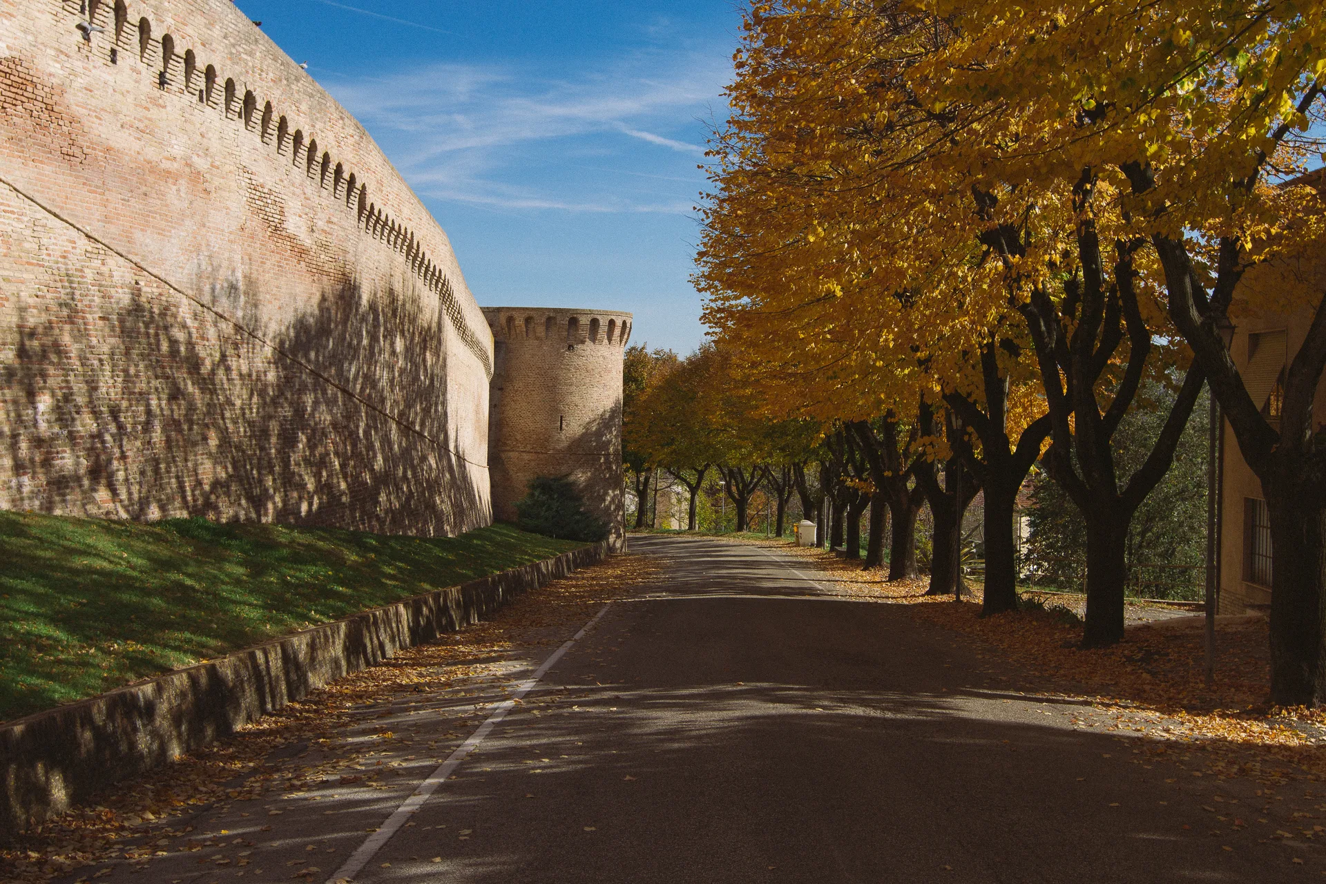 Glimpses, Corinaldo, one of the Most Beautiful Villages in Italy, Marche — autumn