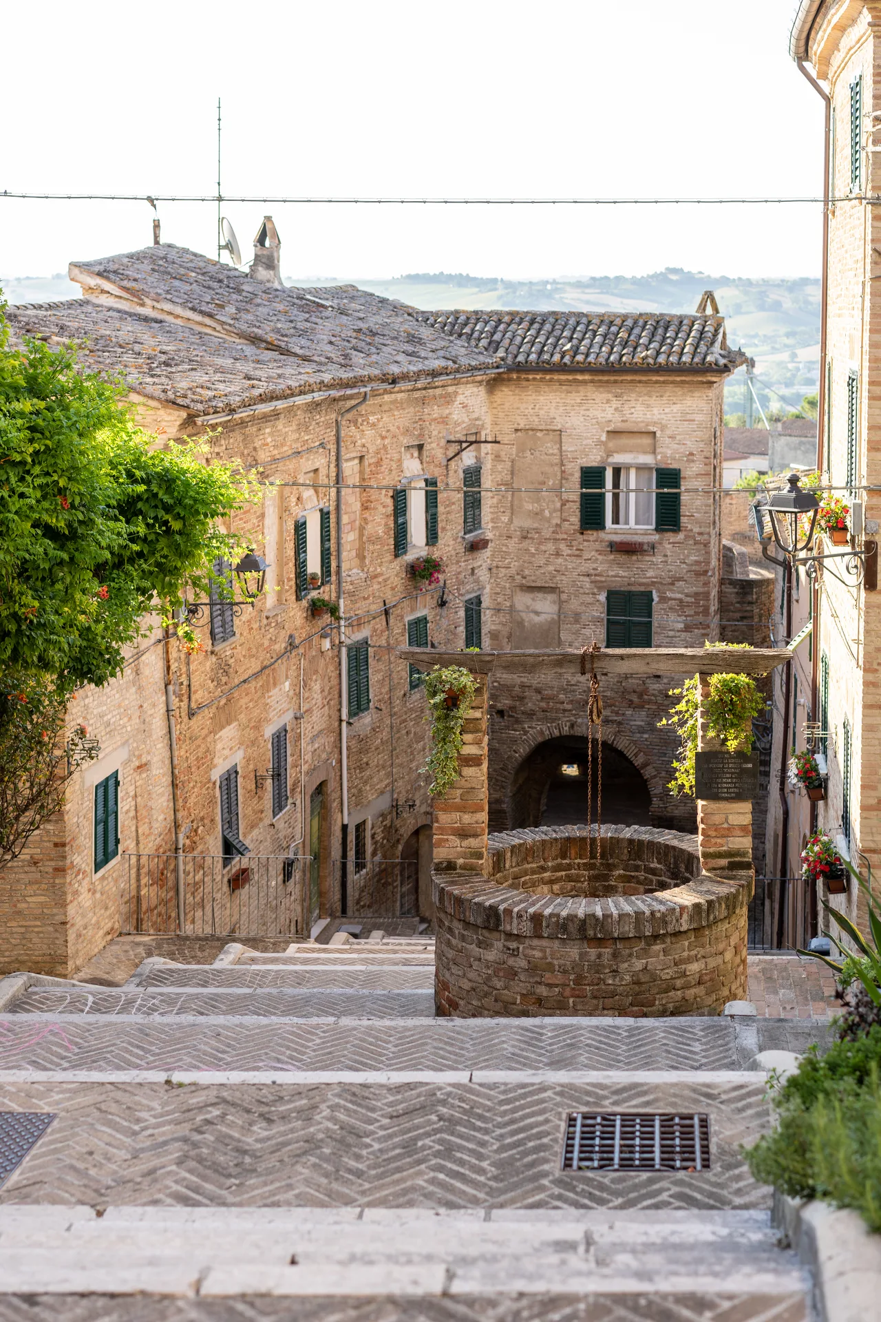 Il Pozzo della Polenta | Corinaldo La Piaggia e il Pozzo della Polenta, Corinaldo tra i Borghi più Belli d'Italia, Marche — estate