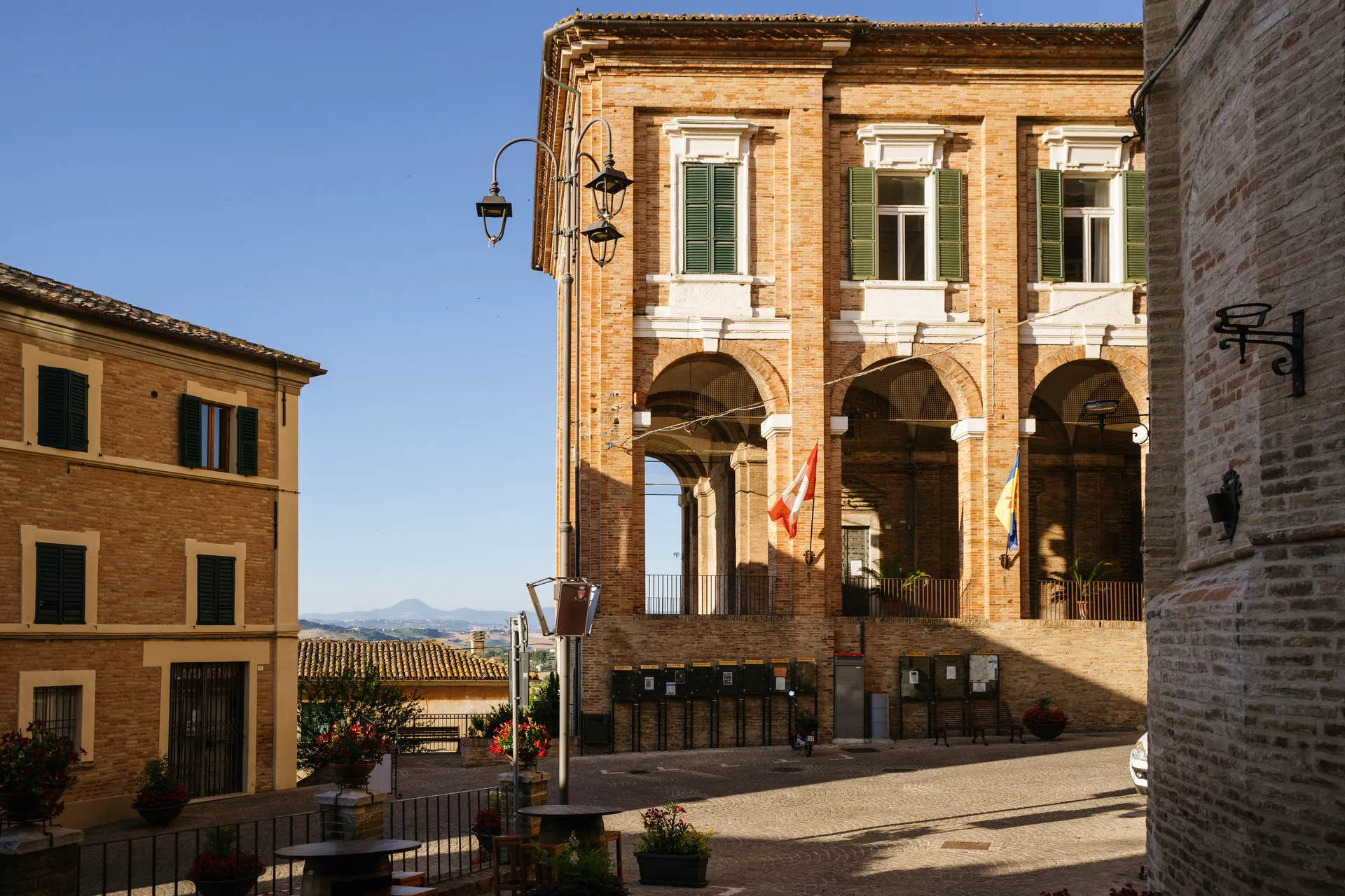 Palazzo Comunale | Corinaldo Palazzo Comunale, Corinaldo tra i Borghi più Belli d'Italia, Marche — estate